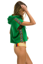 Last inn bildet i Galleri-visningsprogrammet, BOLT STRIPE SLEEVELESS RELAXED CROPPED PULLOVER HOODIE - KELLY GREEN Aviator Nation