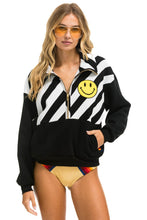 Carregar imagem no visualizador da galeria, CAUTION SMILEY 2 EMBROIDERY FLEECE HALF ZIP SWEATSHIRT - BLACK // WHITE Sweatshirt Aviator Nation