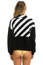 Carregar imagem no visualizador da galeria, CAUTION SMILEY 2 EMBROIDERY FLEECE HALF ZIP SWEATSHIRT - BLACK // WHITE Sweatshirt Aviator Nation