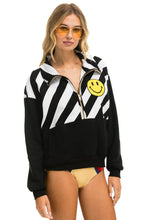 Carregar imagem no visualizador da galeria, CAUTION SMILEY 2 EMBROIDERY FLEECE HALF ZIP SWEATSHIRT - BLACK // WHITE Sweatshirt Aviator Nation