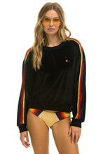 Cargar imagen en el visor de la galería, CLASSIC VELVET RELAXED SWEATSHIRT - BLACK Sweatshirt Aviator Nation
