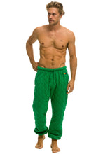 Carregar imagem no visualizador da galeria, MEN'S QUILTED SWEATPANTS - KELLY GREEN Mens Sweatpants Aviator Nation