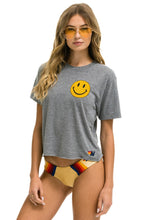 Laden Sie das Bild in den Galerie-Viewer, SMILEY 2 BOYFRIEND TEE - HEATHER Boyfriend Tee Aviator Nation