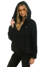 Laden Sie das Bild in den Galerie-Viewer, TEDDY UNISEX HOODED HALF ZIP JACKET - BLACK Women's Outerwear Aviator Nation
