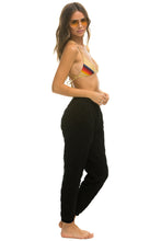 Laden Sie das Bild in den Galerie-Viewer, WOMEN'S QUILTED SWEATPANTS - BLACK Womens Sweatpants Aviator Nation