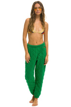 Load image into Gallery viewer, WOMEN'S QUILTED SWEATPANTS - KELLY GREEN Womens Sweatpants Aviator Nation