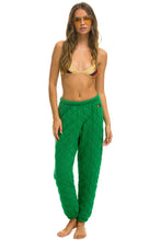 Load image into Gallery viewer, WOMEN'S QUILTED SWEATPANTS - KELLY GREEN Womens Sweatpants Aviator Nation