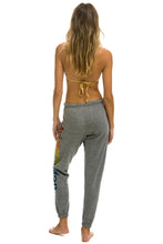 Carregar imagem no visualizador da galeria, AVIATOR NATION MANHATTAN BEACH SWEATPANTS - HEATHER GREY Women&#39;s Sweatpants Aviator Nation
