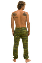 将图片加载到图库查看器，AVIATOR NATION MILL VALLEY SWEATPANTS - CAMO Men&#39;s Sweatpants Aviator Nation