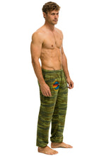 Carregar imagem no visualizador da galeria, AVIATOR NATION VAIL MENS SWEATPANT - CAMO Men&#39;s Sweatpants Aviator Nation