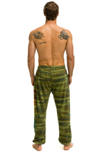 Carregar imagem no visualizador da galeria, AVIATOR NATION VAIL MENS SWEATPANT - CAMO Men&#39;s Sweatpants Aviator Nation