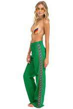 Carregar imagem no visualizador da galeria, BOLT STRIPE HI RISE WIDE-LEG GYPSY JEAN - KELLY GREEN Women&#39;s Jeans Aviator Nation