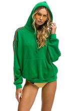 Carregar imagem no visualizador da galeria, BOLT STRIPE RELAXED PULLOVER HOODIE - KELLY GREEN Aviator Nation