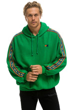 Carregar imagem no visualizador da galeria, BOLT STRIPE RELAXED PULLOVER HOODIE - KELLY GREEN Hoodie Aviator Nation