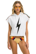 Carregar imagem no visualizador da galeria, BOLT STRIPE SLEEVELESS RELAXED CROPPED PULLOVER HOODIE - WHITE Aviator Nation