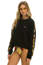 Carregar imagem no visualizador da galeria, CHEETAH STRIPE RELAXED FIT CREW SWEATSHIRT - BLACK // CHEETAH Sweatshirt Aviator Nation