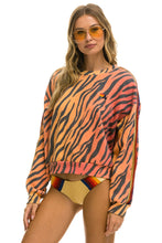 Carregar imagem no visualizador da galeria, CLASSIC RELAXED FIT CREW SWEATSHIRT - TIGER Sweatshirt Aviator Nation