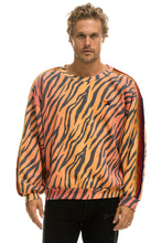 Carregar imagem no visualizador da galeria, CLASSIC RELAXED FIT CREW SWEATSHIRT - TIGER Sweatshirt Aviator Nation