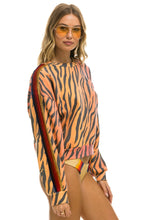 Carregar imagem no visualizador da galeria, CLASSIC RELAXED FIT CREW SWEATSHIRT - TIGER Sweatshirt Aviator Nation
