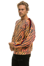 Carregar imagem no visualizador da galeria, CLASSIC RELAXED FIT CREW SWEATSHIRT - TIGER Sweatshirt Aviator Nation