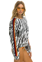 Carregar imagem no visualizador da galeria, CLASSIC RELAXED FIT CREW SWEATSHIRT - ZEBRA Sweatshirt Aviator Nation
