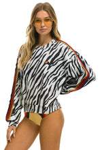 Carregar imagem no visualizador da galeria, CLASSIC RELAXED FIT CREW SWEATSHIRT - ZEBRA Sweatshirt Aviator Nation