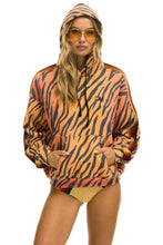 Carregar imagem no visualizador da galeria, CLASSIC RELAXED PULLOVER HOODIE WITH ZIPPER POCKETS - TIGER Hoodie Aviator Nation