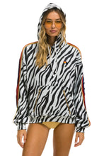 Carregar imagem no visualizador da galeria, CLASSIC RELAXED PULLOVER HOODIE WITH ZIPPER POCKETS - ZEBRA Hoodie Aviator Nation