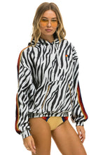 Carregar imagem no visualizador da galeria, CLASSIC RELAXED PULLOVER HOODIE WITH ZIPPER POCKETS - ZEBRA Hoodie Aviator Nation