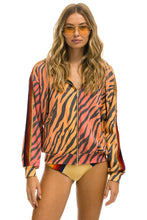 Carregar imagem no visualizador da galeria, CLASSIC RELAXED ZIP HOODIE WITH POCKETS - TIGER Hoodie Aviator Nation