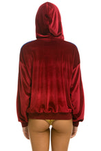 Carregar imagem no visualizador da galeria, CLASSIC VELVET RELAXED PULLOVER HOODIE - RED Hoodie Aviator Nation