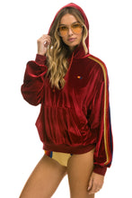 Carregar imagem no visualizador da galeria, CLASSIC VELVET RELAXED PULLOVER HOODIE - RED Hoodie Aviator Nation