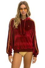 Carregar imagem no visualizador da galeria, CLASSIC VELVET RELAXED PULLOVER HOODIE - RED Hoodie Aviator Nation