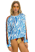 Carregar imagem no visualizador da galeria, CLASSIC VELVET RELAXED SWEATSHIRT - BLUE TIGER Sweatshirt Aviator Nation