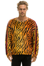 Carregar imagem no visualizador da galeria, CLASSIC VELVET RELAXED SWEATSHIRT - TIGER Sweatshirt Aviator Nation