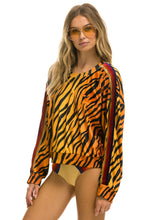 Carregar imagem no visualizador da galeria, CLASSIC VELVET RELAXED SWEATSHIRT - TIGER Sweatshirt Aviator Nation