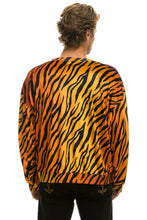 Carregar imagem no visualizador da galeria, CLASSIC VELVET RELAXED SWEATSHIRT - TIGER Sweatshirt Aviator Nation