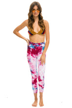 Carregar imagem no visualizador da galeria, HAND DYED CROPPED HI-RISE LEGGINGS - TIE DYE TURQUOISE Leggings Aviator Nation