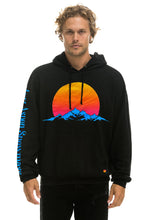 Last inn bildet i Galleri-visningsprogrammet, JAZZ ASPEN SNOWMASS 2023 RELAXED PULLOVER HOODIE - BLACK Hoodie Aviator Nation