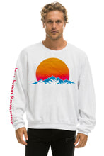 Carregar imagem no visualizador da galeria, JAZZ ASPEN SNOWMASS 2023 RELAXED SWEATSHIRT - WHITE Sweatshirt Aviator Nation