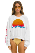 Carregar imagem no visualizador da galeria, JAZZ ASPEN SNOWMASS 2023 RELAXED SWEATSHIRT - WHITE Sweatshirt Aviator Nation