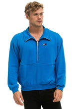 Cargar imagen en el visor de la galería, LOGO EMBROIDERY HALF ZIP SWEATSHIRT - OCEAN Sweatshirt Aviator Nation