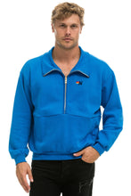 Cargar imagen en el visor de la galería, LOGO EMBROIDERY HALF ZIP SWEATSHIRT - OCEAN Sweatshirt Aviator Nation