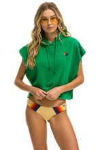 Cargar imagen en el visor de la galería, LOGO EMBROIDERY SLEEVELESS RELAXED CROPPED PULLOVER HOODIE - KELLY GREEN Aviator Nation