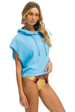Cargar imagen en el visor de la galería, LOGO EMBROIDERY SLEEVELESS RELAXED CROPPED PULLOVER HOODIE - SKY Aviator Nation