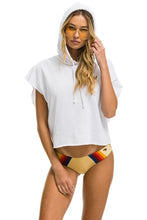 Cargar imagen en el visor de la galería, LOGO EMBROIDERY SLEEVELESS RELAXED CROPPED PULLOVER HOODIE - WHITE Aviator Nation