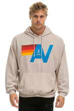 Cargar imagen en el visor de la galería, LOGO PULLOVER RELAXED HOODIE - SAND Hoodie Aviator Nation