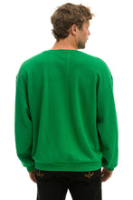 Cargar imagen en el visor de la galería, LOGO RELAXED CREW SWEATSHIRT - KELLY GREEN Sweatshirt Aviator Nation