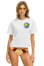 Cargar imagen en el visor de la galería, MALIBU CHILI COOK-OFF 2023 BOYFRIEND TEE - WHITE Tees Aviator Nation