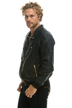 Cargar imagen en el visor de la galería, MEN&#39;S BASIC WINDBREAKER - BLACK Aviator Nation
